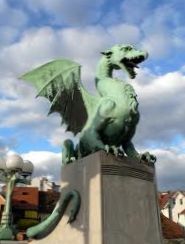Dragon_on_Dragon_Bridge_3