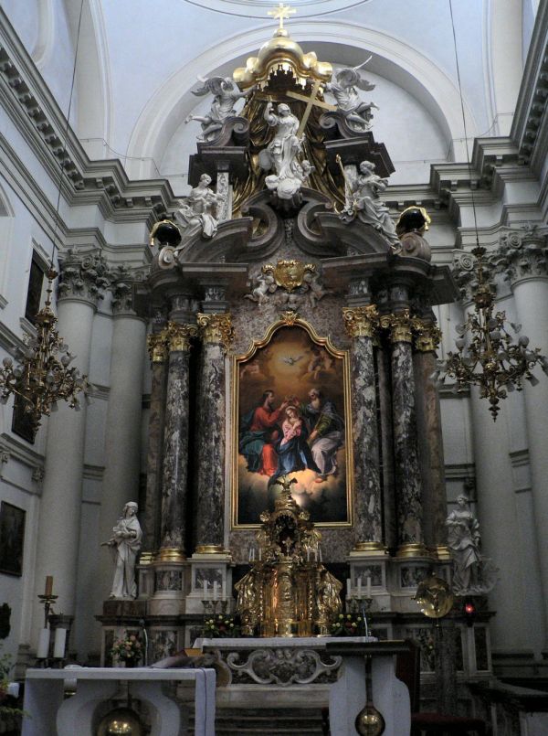 Ljubljana_Ursuline_Church_Altar